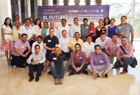 En abril de 2016, Pepe Berzunza lideró en Ciudad del Carmen el taller “Diseñando el Futuro”, con el apoyo del CEDIM y la mentoría de expertos internacionales. Un ejercicio pionero para pensar una ciudad diversificada y sin dependencia petrolera.