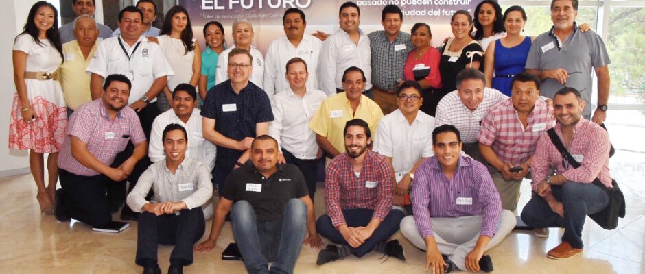 En abril de 2016, Pepe Berzunza lideró en Ciudad del Carmen el taller “Diseñando el Futuro”, con el apoyo del CEDIM y la mentoría de expertos internacionales. Un ejercicio pionero para pensar una ciudad diversificada y sin dependencia petrolera.