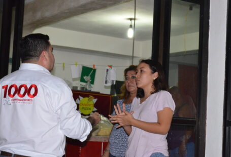 Ciudadanos emprendiendo en Campeche, símbolo de la revolución de los 1,000 emprendedores impulsada por políticas públicas entre 2015 y 2021 para fomentar el autoempleo, la innovación y la diversificación económica. Imagen representativa del Instituto Campechano del Emprendedor.