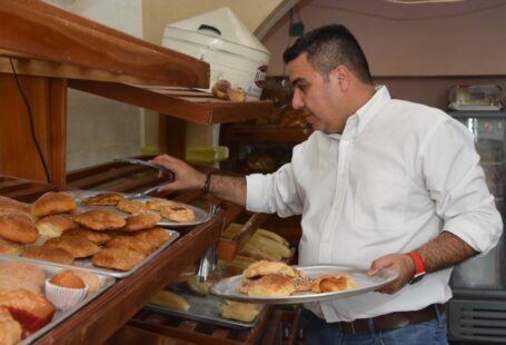 La próxima vez que pases por el barrio de Santa Ana, regálate la experiencia de entrar a Panadería Manolo. Te aseguro que en cada bocado encontrarás el verdadero sabor de Campeche y el espíritu de nuestra Economía de Barrio.