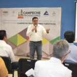 José Domingo “Pepe” Berzunza Espínola, entonces Secretario de Desarrollo Económico de Campeche, durante la presentación del programa “Campeche Proveedores Turísticos”, una iniciativa de la SEDECO, INADEM y CONCANACO SERVYTUR para fortalecer la competitividad del sector turístico mediante el desarrollo de proveedores locales y la vinculación con hoteles y restaurantes.