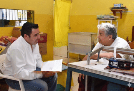 Comerciante local en Campeche atendiendo su negocio durante tiempos de crisis económica, mostrando resiliencia y estrategias de adaptación frente a la inflación.