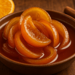 Descubre la receta del dulce de naranja agria, un clásico de la confitería campechana. José Domingo “Pepe” Berzunza Espínola comparte su historia, preparación y una ficha de emprendimiento para transformar esta tradición en oportunidad.