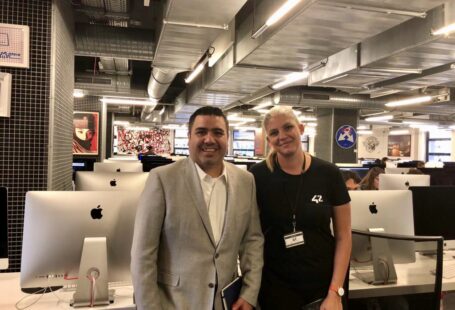 Imagen ilustrativa sobre educación disruptiva que acompaña el artículo de José Domingo Berzunza Espínola acerca de École 42, un modelo innovador de formación sin profesores, basado en proyectos y diseñado para los trabajos del futuro.