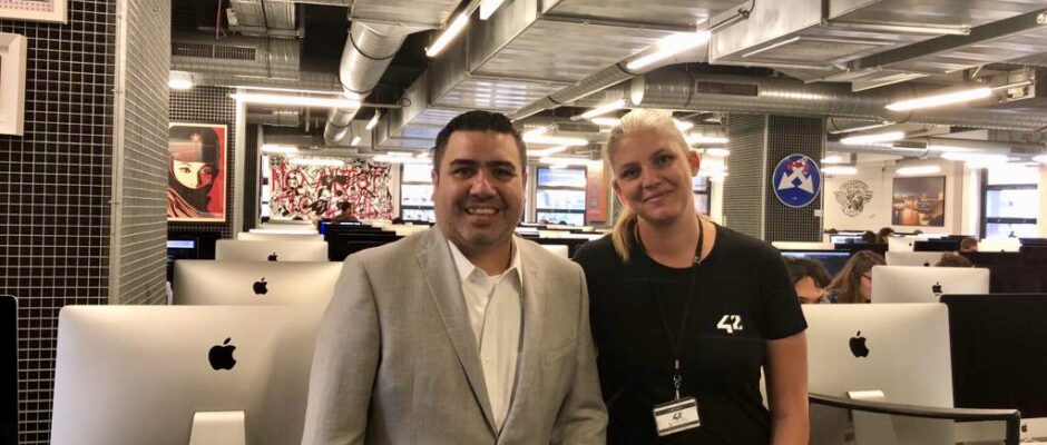 Imagen ilustrativa sobre educación disruptiva que acompaña el artículo de José Domingo Berzunza Espínola acerca de École 42, un modelo innovador de formación sin profesores, basado en proyectos y diseñado para los trabajos del futuro.