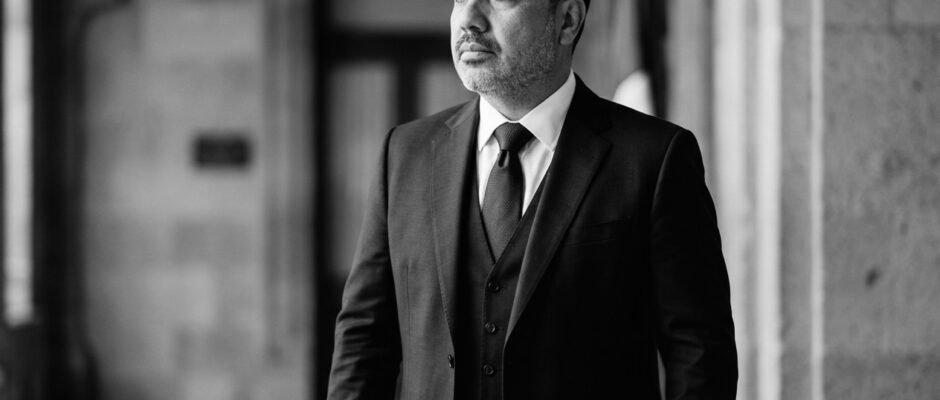 “José Domingo Berzunza Espínola (Pepe Berzunza) explicando su visión sobre desarrollo económico basado en capacidades productivas, emprendimiento y complejidad económica.”