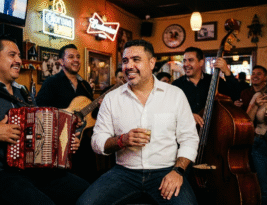 Corridos norteños y economía de barrio: cómo la música construye héroes y activa identidad comunitaria  | Pepe Berzunza